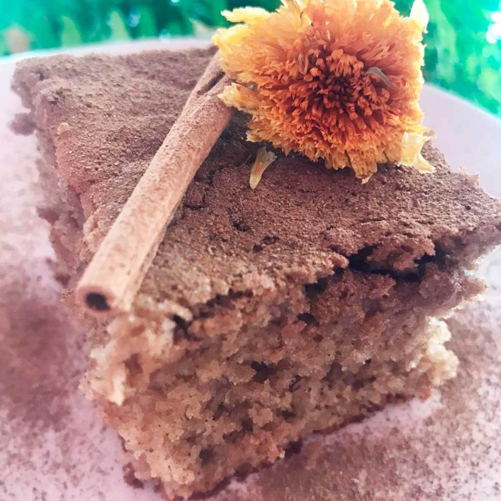 Receita de bolo de mel de jatai com especiarias e cafe