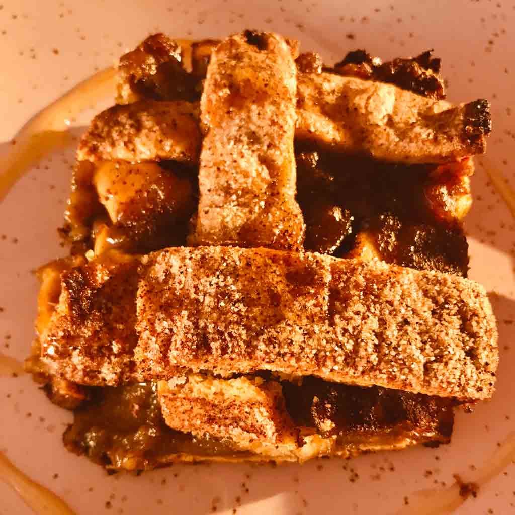 Torta de banana com mel de jataí